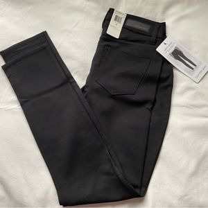 NWT Calvin Klein Stretch Skinny Jeans. Blackout size 4